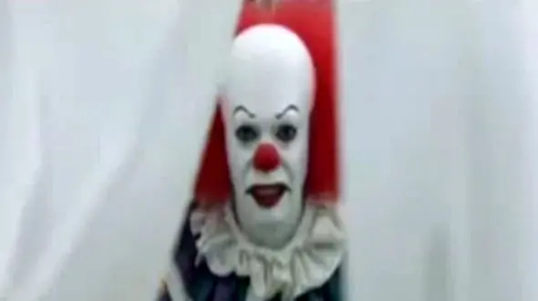 هشدار به کودکان!به این دلقک قاتل نزدیک نشوید + فیلم