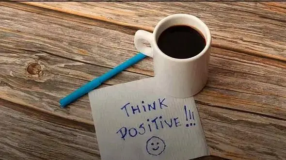 چگونه افکار مثبت را جایگزین افکار منفی کنیم؟ / پاسخ به سوالات کاربران