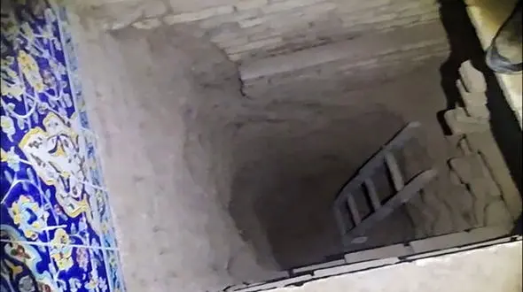 جزئیات  گنج‌ در امامزاده عبدالله ری + عکس