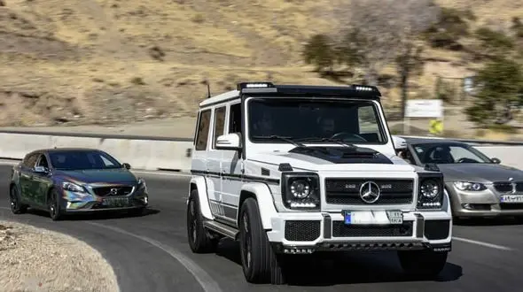 تمایل به داشتن ماشین شاسی بلند در پی افزایش شکاف اجتماعی در ایران ! / شاسی بلند سمبل پرستیژ یا فشاری روانی و خشم بر جامعه ؟