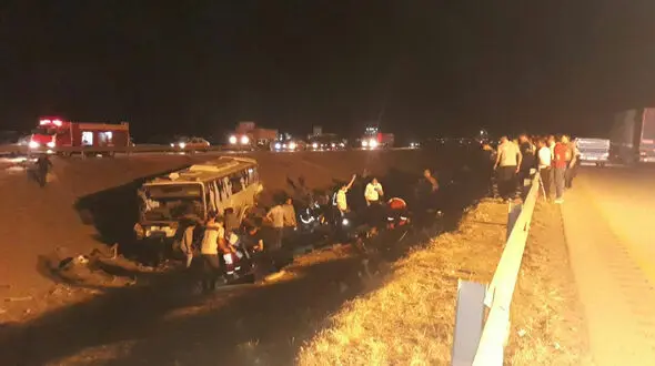 واژگونی مرگبار اتوبوس با 33 مسافر در جاده نیشابور + عکس