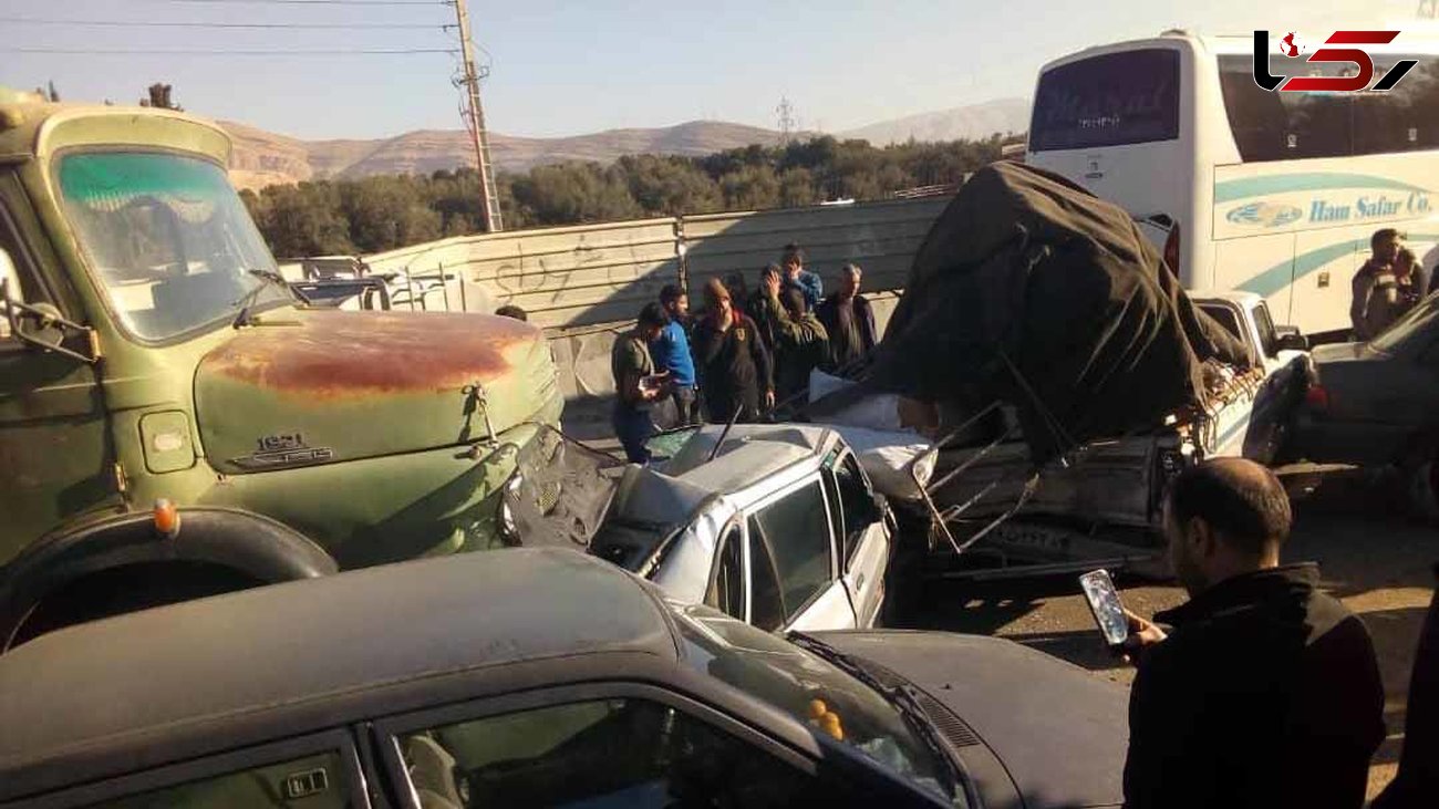 عکس عجیب از تصادف خونین 15 خودرو در همدان  + عکس