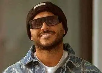 دانلود آهنگ منو واسه رویات میخواستی از آرمین زارعی 