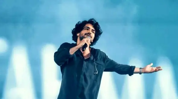 آوازخوانی باشکوه و زنده عرفان طهماسبی وسط کنسرت معین زندی / آی مترسک سر و صدا کن که کلاغا رسیدن