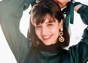 اعتراض مهسا حجازی نسبت به وضعیت هوای پایتخت و آلودگی آن: یک عدد جوان ایرانی در حال عمر در هوای عاشقانه پاییز