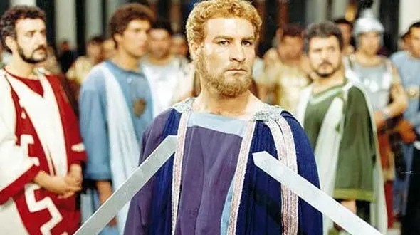 سوتی هایی خنده داری که از «مردان آنجلس» رو شد و از چشم مخاطبان دور نماند! 