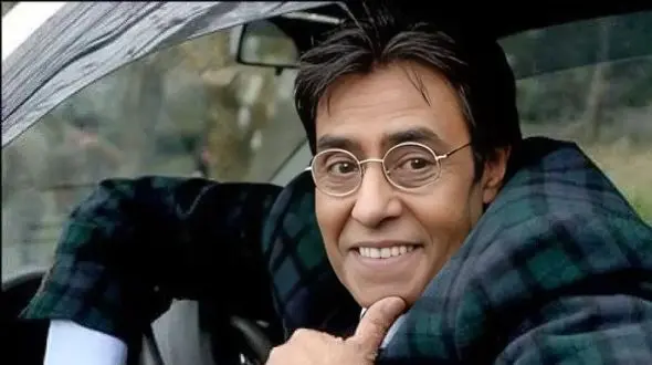 تصاویر دیده نشده از آخرین وداع با خسرو شکیبایی 17 سال قبل ! / اشک و آه مردم برای اسطوره سینمای ایران!