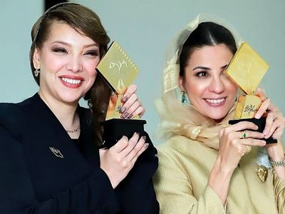 فیلم / استایل خانم بازیگران درجشن منتقدان سینما / صدف اسپهبدی : بابج سینه ایرانی ، پریناز ایزدیار :کلاسیک مشکی ،مهسا حجازی : شومیز و شلوار الگانت مشکی ، آزاده صمدی : اوت فیتی پر از جزییات و شلوغی ،  سارا بهرامی : دریدیزاین شده زیتونی ، ستاره پسیانی : برگ 