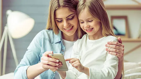 چه زمانی برای فرزند خود گوشی موبایل هوشمند تهیه کنیم؟ 