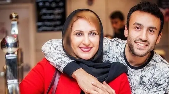 ژست صمیمی پسر فاطمه گودرزی، توران خانم سریال "گرگ و میش"، با پدر همسرش / میبینین عروس فاطمه گودرزی چقدر شبیه پدرشه