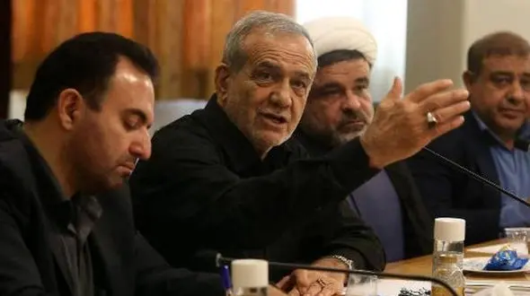  اینکه برخی فکر کنند به بنده دیکته می‌کنند اشتباه است / بنده همین هستم اما آیا شما آن که می‌گویی هستی؟ / طرف می‌گفت بنده طلا می‌دهم یا زمین می‌دهم، از کجا می‌خواهید بدهید؟ چرا دروغ می‌گویید 