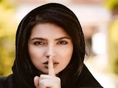 فیلم / جشن تولد سوپرایزی  مونا کرمی با  حضورخانم بازیگران  / از  مهسا طهماسبی تا فاطیما بهارمست و به بوسه عاشقانه سپند امیرسلیمانی ...