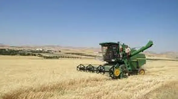 کشاورزان یزدی برای دریافت سهمیه کود شیمیایی مراجعه کنند/ سال پرمحصول کشاورزی پیش رو داریم