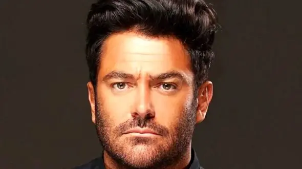 ابراز علاقه خاص رضا گلزار به همسرش آیسان سوژه تیزبینان/ آقای سوپراستار این مدلی عشقش رو نشون میده!+عکس