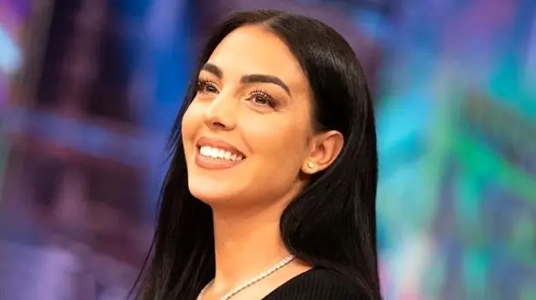 جورجینا یک پارک یخی باشکوه اجاره کرد / اقدام جنجالی نامزد رونالدو برای کریسمس