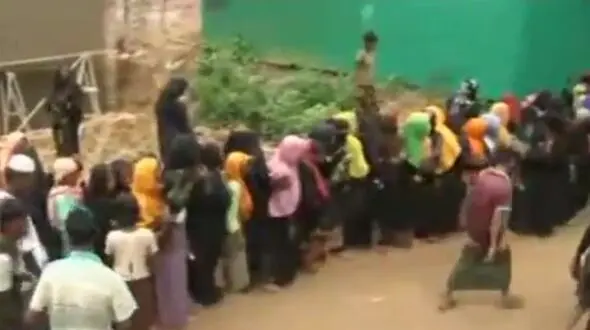 لحظه های تکاندهنده از زندگی زنان و کودکان مسلمان در اردوگاه + فیلم و عکس
