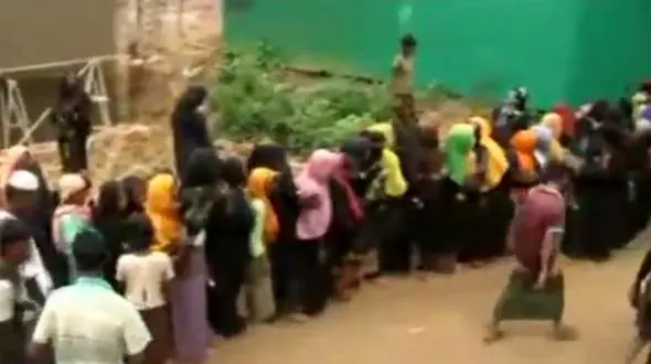 لحظه های تکاندهنده از زندگی زنان و کودکان مسلمان در اردوگاه + فیلم و عکس