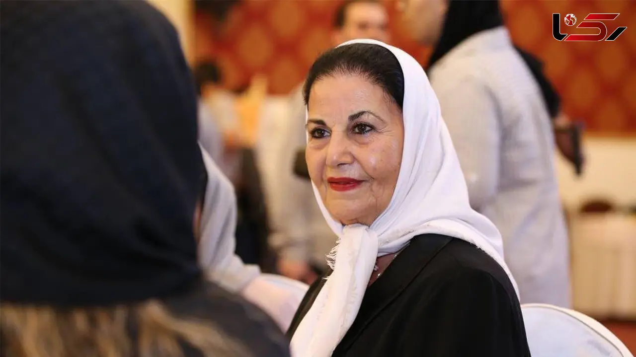 سفر در زمان / عکس  «پوری بنایی» در مراسم تشییع همایون؛ سال 1404