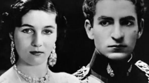 عکس  سفر در زمان / تصویر «اشرف، شمس، تاج الملوک, محمدرضا پهلوی، ملکه نازلی و فوزیه در بندر شاهپور»؛ سال 1318