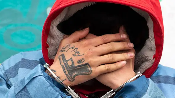 قتل پسر جوان در ایلام / قاتل غافلگیر شد