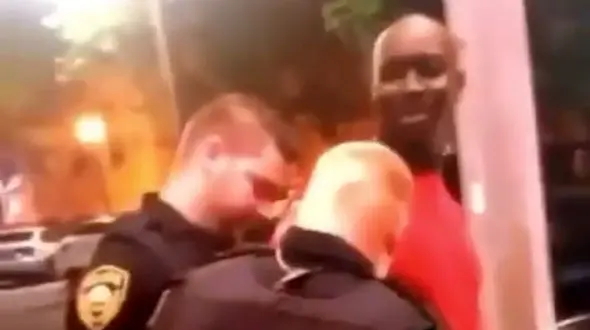 فیلم دیدنی ضایع شدن 3 پلیس امریکایی در بازداشت اشتباهی مأمور FBI  / به چه جرمی بازداشتم ... با دیدن کارتش قالب تهی کردند ...