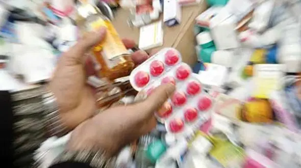 جاسازی هزاران قلم قرص و آمپول در وانت نیسان / پلیس مراغه یقه سودجویان را گرفت