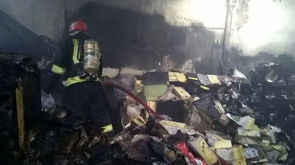 جزئیات جدید از آتش سوزی انبار کفش در بازار تبریز+ عکس