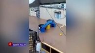 سیل خودروی اداره برق  پلدختر را با خود برد! +فیلم

