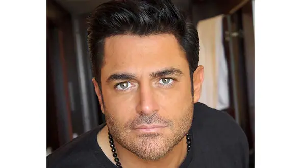 فیلم دردسر دختر بی حجاب برای گلزار ! / حساسیت آقای بازیگر به بی حجابی اش !