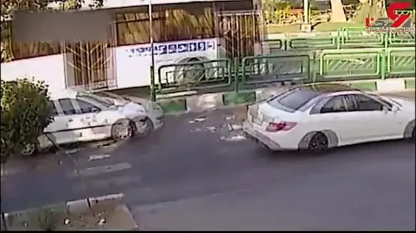 فیلم لحظه تصادف وحشتناک جوان تهرانی با اتوبوس / او له شد