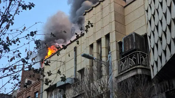 جزئیات جدید از آتش‌سوزی هولناک در سینمای متروکه لاله‌زار تهران/  حریق تحت کنترل قرار گرفت