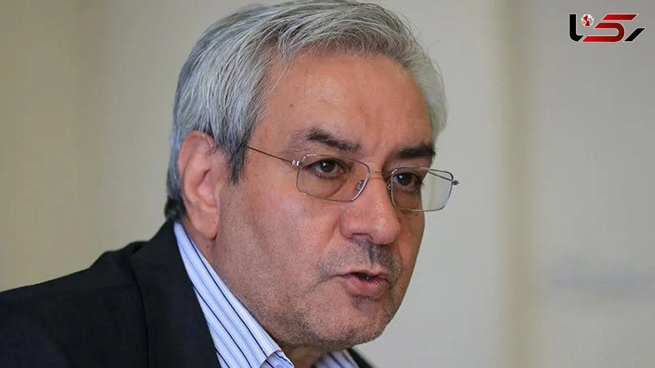 اصغرزاده: ما از دیوار سفارت آمریکا بالا رفتیم اما بعدها کسانی از دیوار مملکت بالا رفتند!