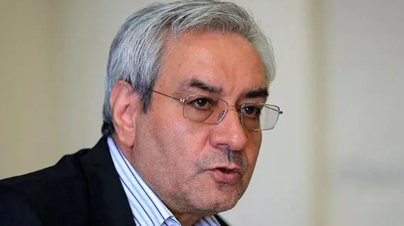 اصغرزاده: ما از دیوار سفارت آمریکا بالا رفتیم اما بعدها کسانی از دیوار مملکت بالا رفتند!