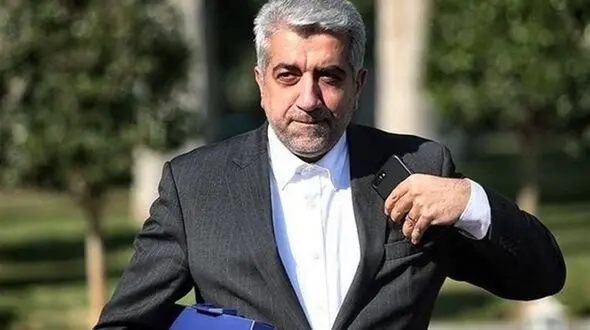 وحشت 2 ساعته در هواپیمای وزیر نیرو در آسمان /  بازگشت خطرناک در نقطه صفر فرودگاه