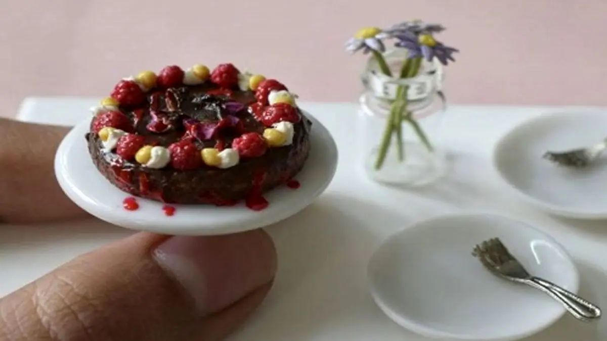 فیلم طرز تهیه کیک شکلاتی مینیاتوری خوشمزه