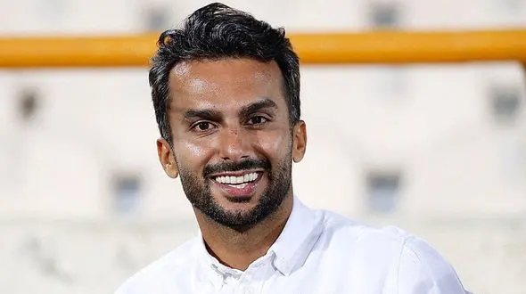 فیلم تمرینات جدی محمدحسین میثاقی در باشگاه با دستگاه پیشرفته