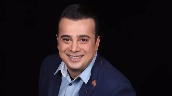 لحظه‌ای صمیمی از سپند امیرسلیمانی با همسر و خواهرش در تئاتر / تغییر چهره مونا کرمی در دوران شیرین بارداری+عکس