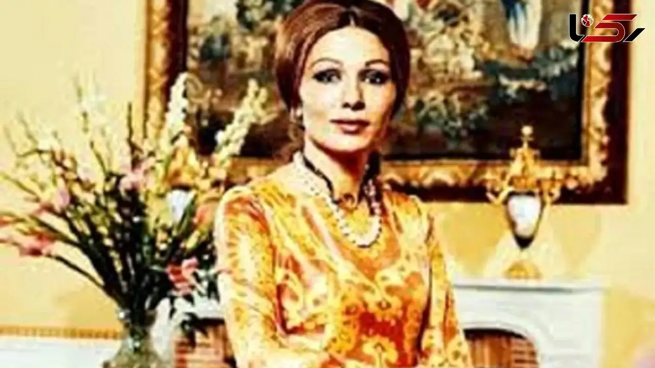 عکس  سفر  در زمان /  عصبانیت  فرح دیبا از شاه پهلوی و حرکت اعتراضی دستش