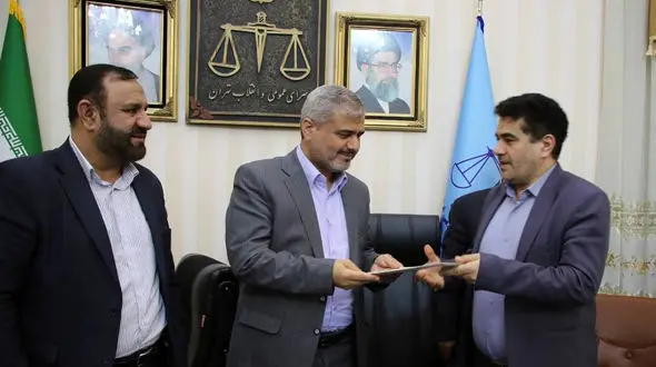 دادستان باید در مورد سرقت‌های خشن از حق جامعه دفاع کند