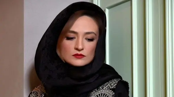 کیک تولد متفاوت گلاره عباسی همراه با باکس گل شیک +عکس/تزئین زیبا با توت فرنگی و شمع