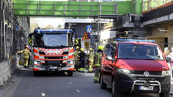 ریزش پل 27 کودک مدرسه ای را مصدوم کرد