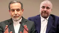 فیلم گفتگوی جنجالی قالیباف و عراقچی در مراسم شهادت امام رضا در مشهد / هر دو در لباس خادم حرم بحثی جدی کردند