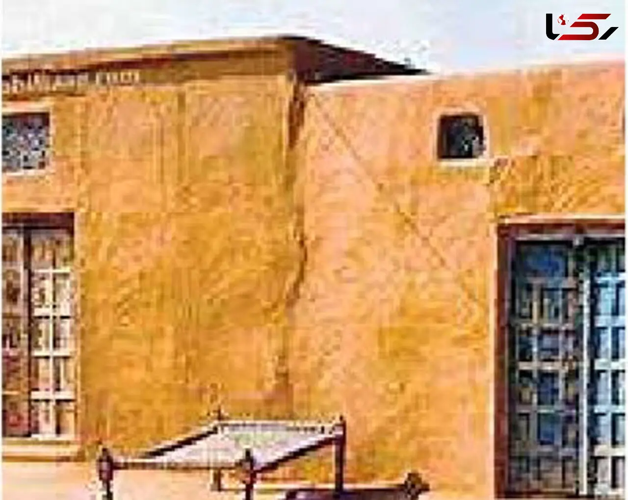 کشف سر روی دیوار خانه + عکس