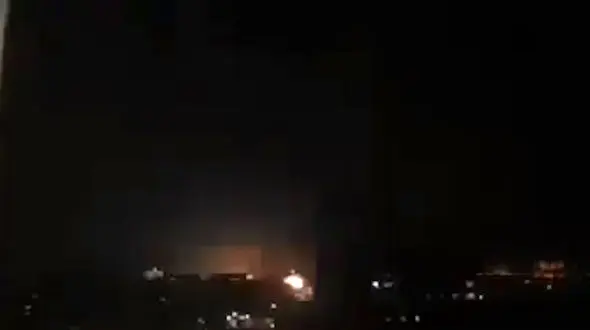 فیلم واضح از برخورد موشک های سپاه به پایگاه عین الاسد آمریکایی + عکس