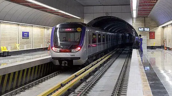 علت توقف مترو در ایستگاه گلبرگ