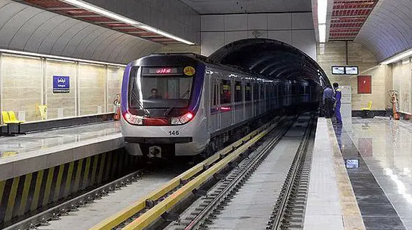 علت توقف مترو در ایستگاه گلبرگ