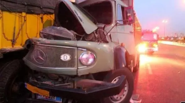 مچاله شدن  کامیون در تصادف خونین + تصاویر خونین