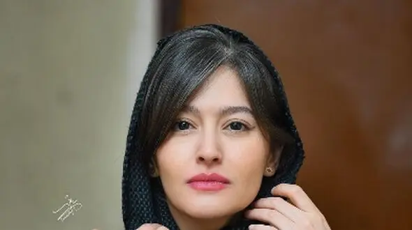 نگاهی به دکوراسیون خانه شیک و باصفای  پردیس احمدیه بازیگری که خادم حرم امام رضا (ع) شد / از بالکن بزرگ تا گلخانه سرسبز خانگی