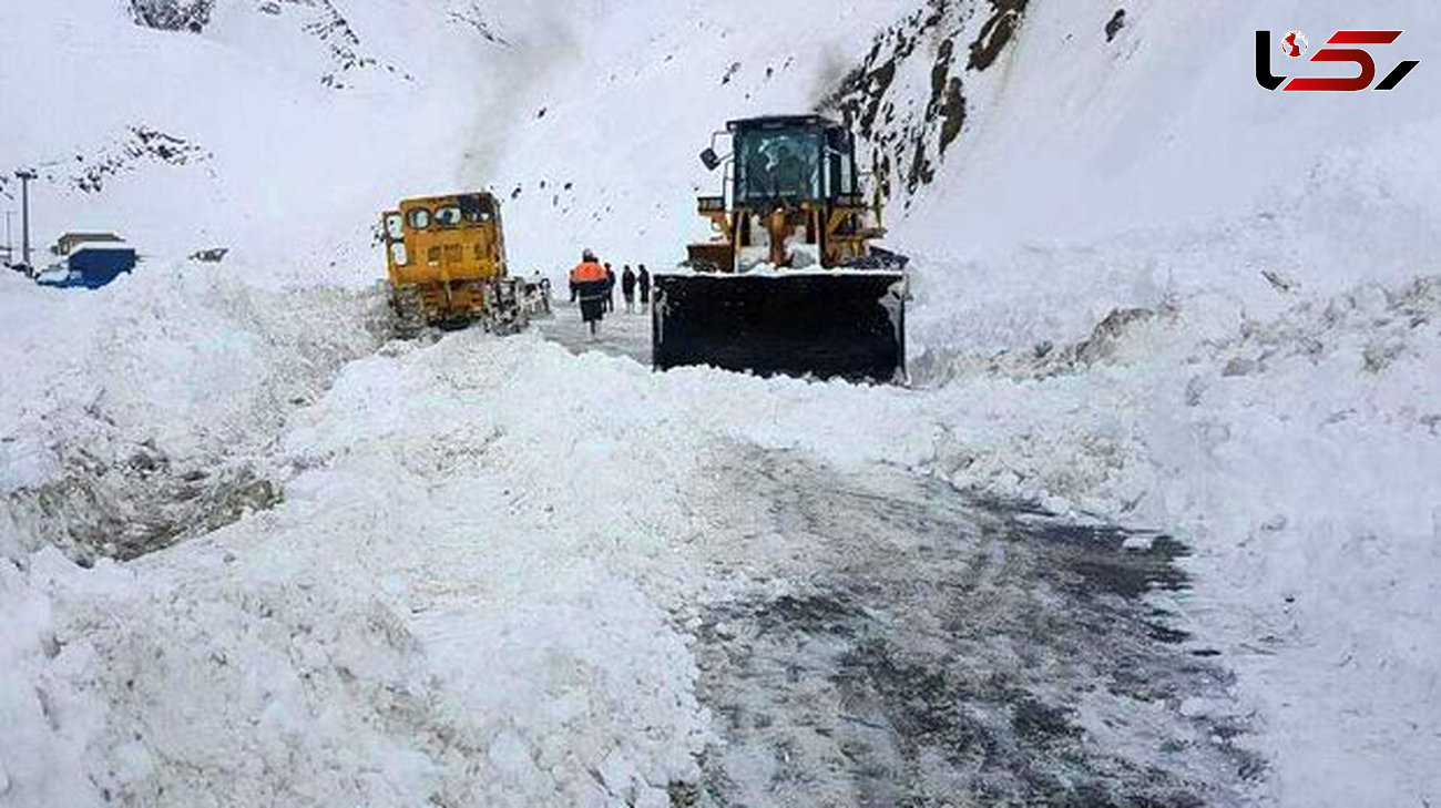 وقوع کولاک برف در محورهای تهران به چالوس و جاده هراز 