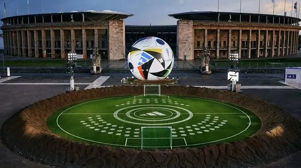 رونمایی از توپ یورو ۲۰۲۴ مجهز به فناوری خاص + عکس